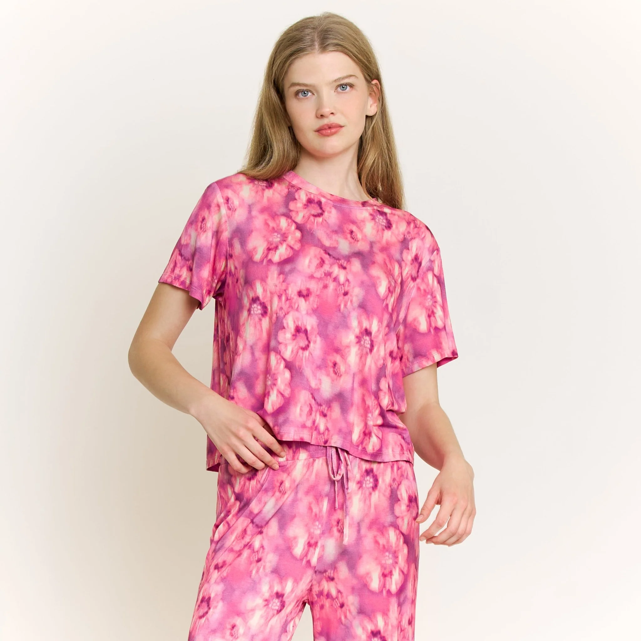 All American Tee Pant Set in Magenta Floral - Image 2