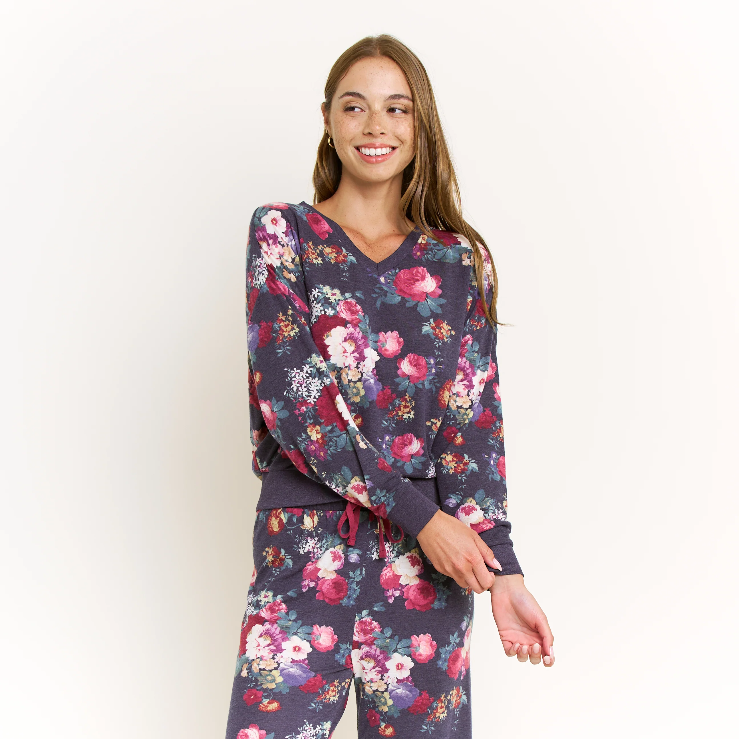 Star Seeker Long Vee Set in Midnight Floral - Image 2