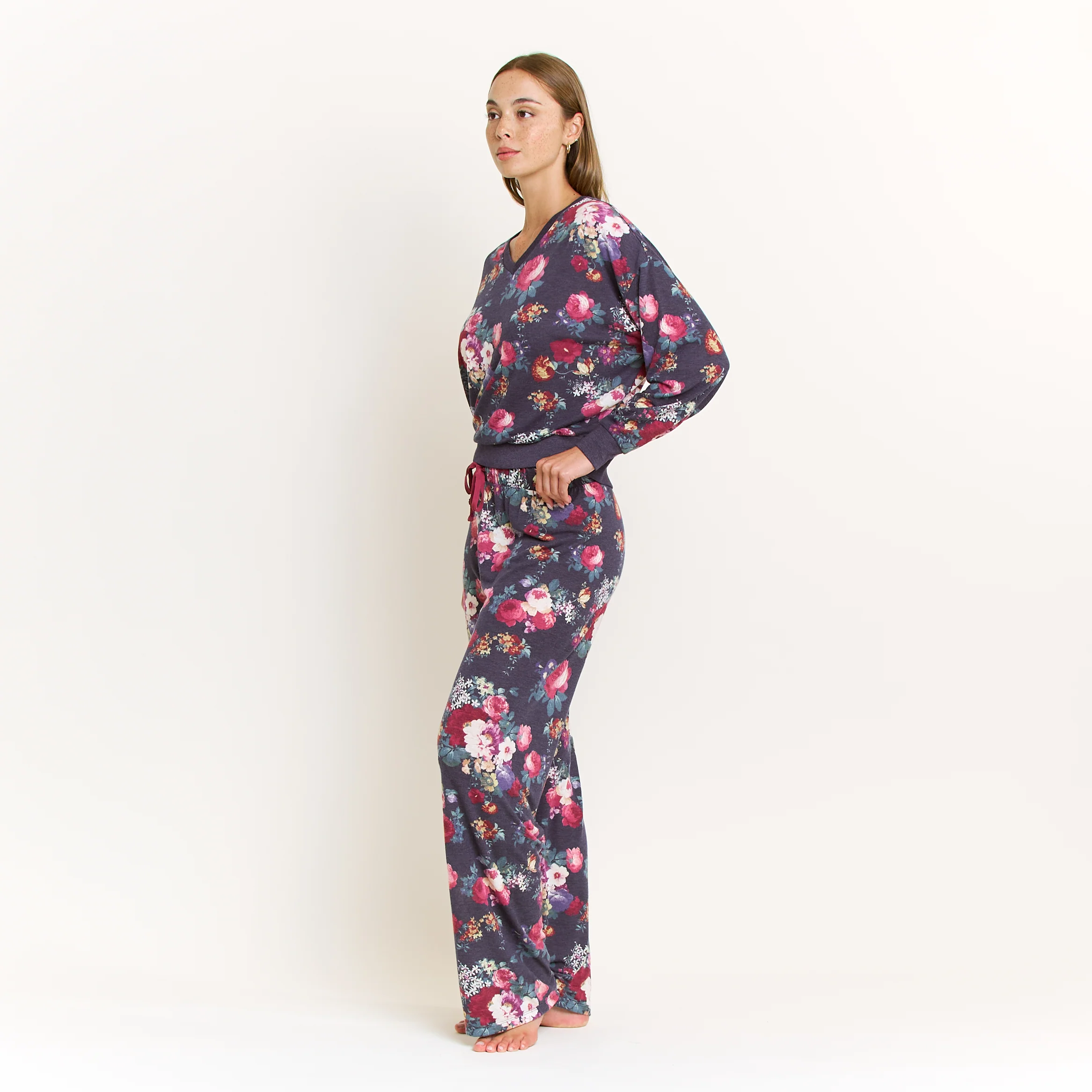 Star Seeker Long Vee Set in Midnight Floral - Image 3