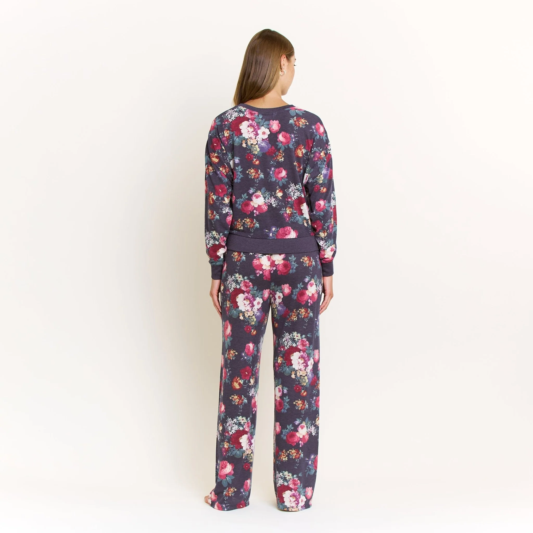Star Seeker Long Vee Set in Midnight Floral - Image 4